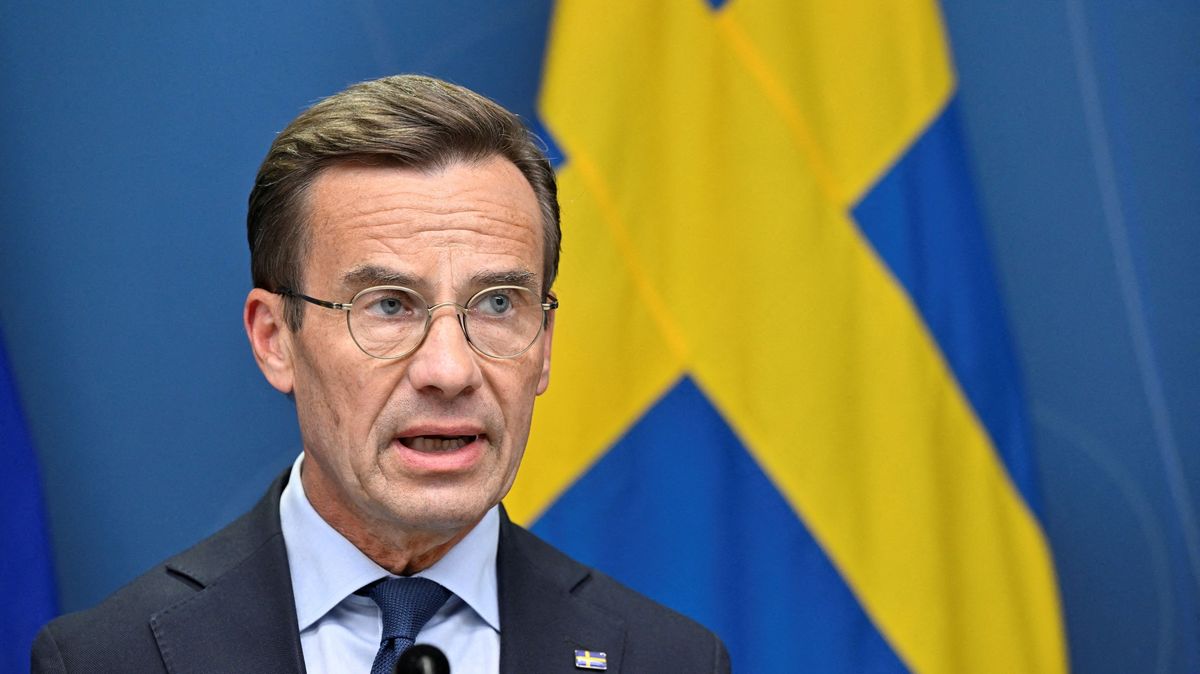 Švédsko se nemůže podělit s Ukrajinou o gripeny. Potřebujeme je sami, řekl premiér